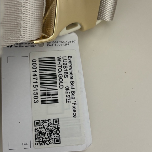 lululemon athletica Cream Sherpa Crossbody Bag - Picture 2 of 4